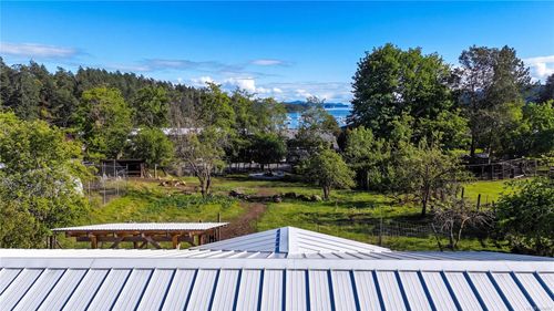 265 Lower Ganges Rd, Salt Spring, BC, V8K1S7 | Card Image