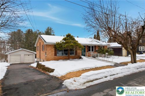 463 Linden St, Coopersburg, PA, 18036-2019 | Card Image