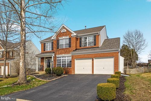 9231 Glen Meadow Ln, Bristow, VA, 20136-3110 | Card Image