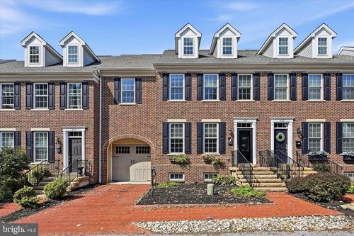 427 Wollerton St, West Chester, PA, 19382-2948 | Card Image