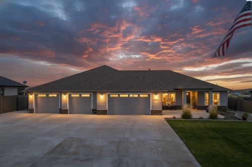 84906 E Wallowa Rd, Kennewick, WA, 99338-4540 | Card Image
