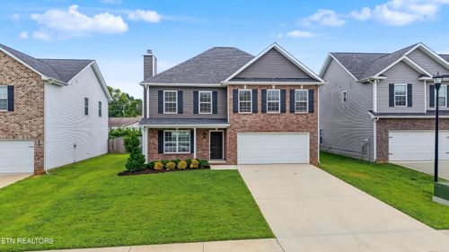 3050 Farmhouse Dr, Maryville, TN, 37803-6913 | Card Image