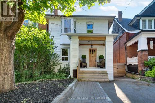 38 Winona Dr, Toronto, ON, M6G3S6 | Card Image