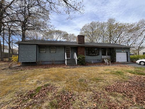 40 Lidge Dr, Farmingville, NY, 11738-1651 | Card Image