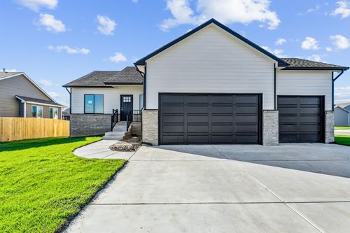 2121 E Cedar Tree St, Park City, KS, 67219-2301 | Card Image