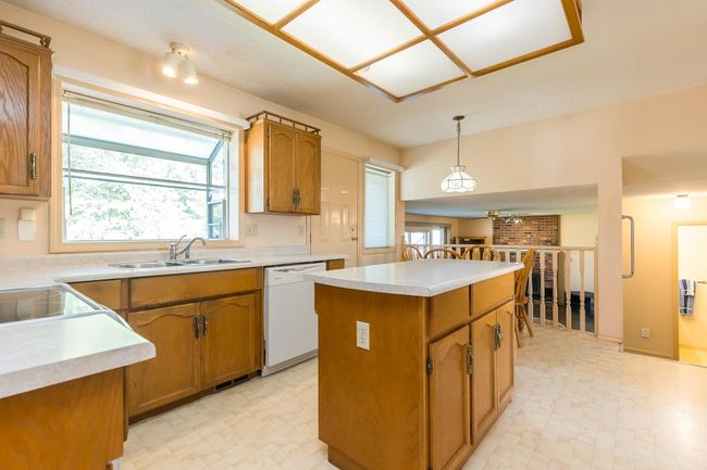 2471 Grosvenor Place, House other with 3 bedrooms, 2 bathrooms and 6 parking in Abbotsford BC | Image 9