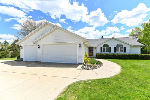 12405 W North Lane, New Berlin, WI, 53151 | Card Image