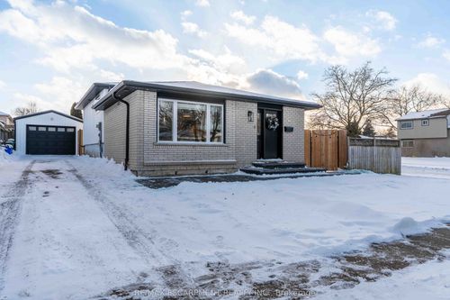 34 William Johnson St, Stoney Creek, ON, L8J1B6 | Card Image