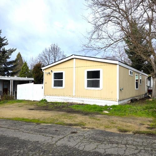 unit-10-939 S Valley View Rd, Ashland, OR, 97520-9321 | Card Image