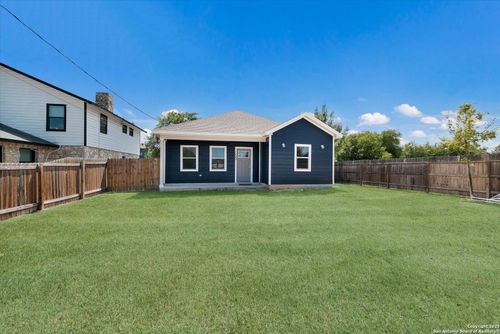 722 Grosvenor St, San Antonio, TX, 78221-1525 | Card Image