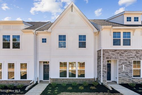 20 Goldsboro Ave, Sanford, NC, 27330-4957 | Card Image