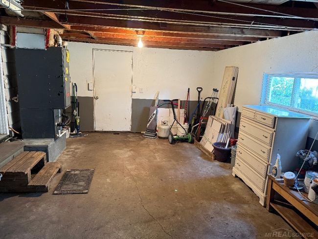 garage | Image 4