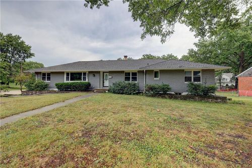 8901 Mission Rd, Leawood, KS, 66206-1709 | Card Image