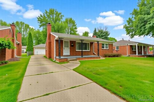 8403 Kinmore St, Dearborn Heights, MI, 48127-1294 | Card Image