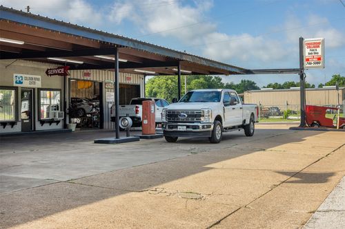 418 S Commerce St, Bremond, TX, 76629-5350 | Card Image