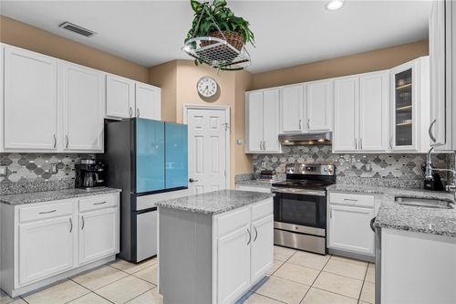 2933 White Cedar Cir, KISSIMMEE, FL, 34741-7626 | Card Image