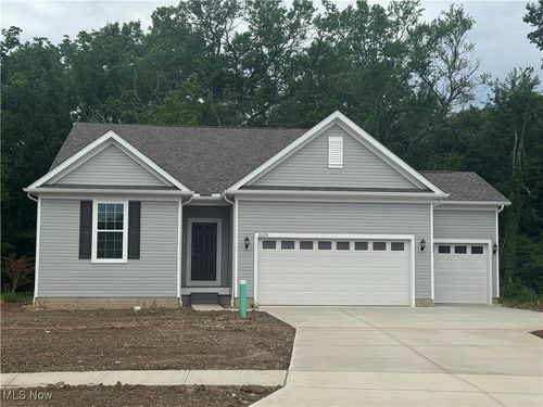 26374 Sunset Dr, Olmsted Twp, OH, 44138-1208 | Card Image