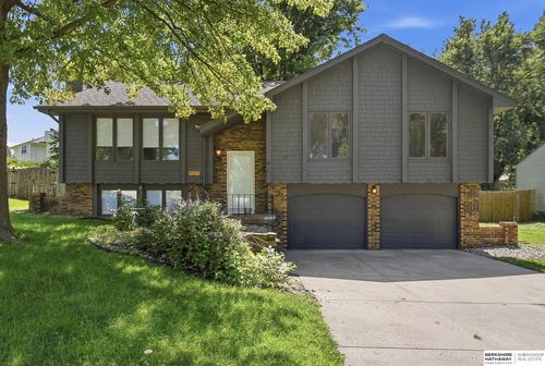 15123 Fieldcrest Drive, Omaha, NE, 68154 | Card Image
