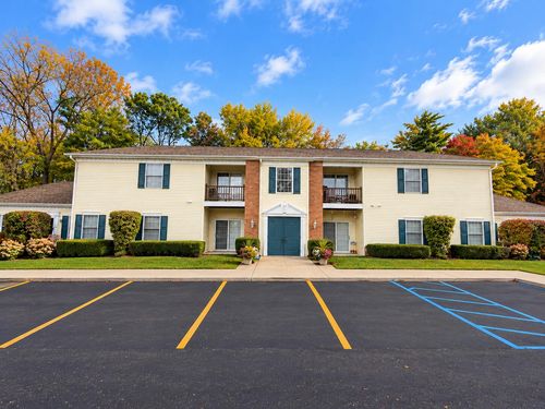 1305 Roosevelt Pl, Valparaiso, IN, 46383-3778 | Card Image