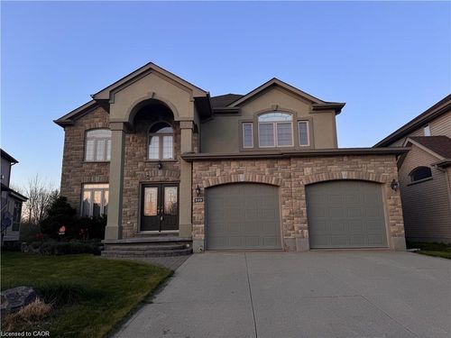 510 Forest Gate Cres, Waterloo, ON, N2V2X2 | Card Image