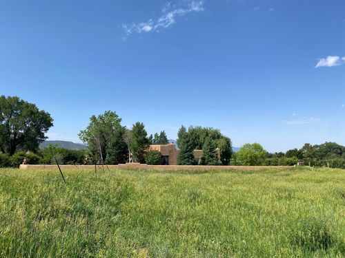 570 Baca Ln, Taos, NM, 87571-6425 | Card Image