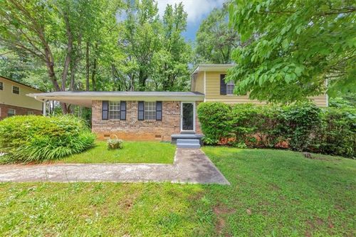 3900 Bressler Cir, Decatur, GA, 30035-2311 | Card Image