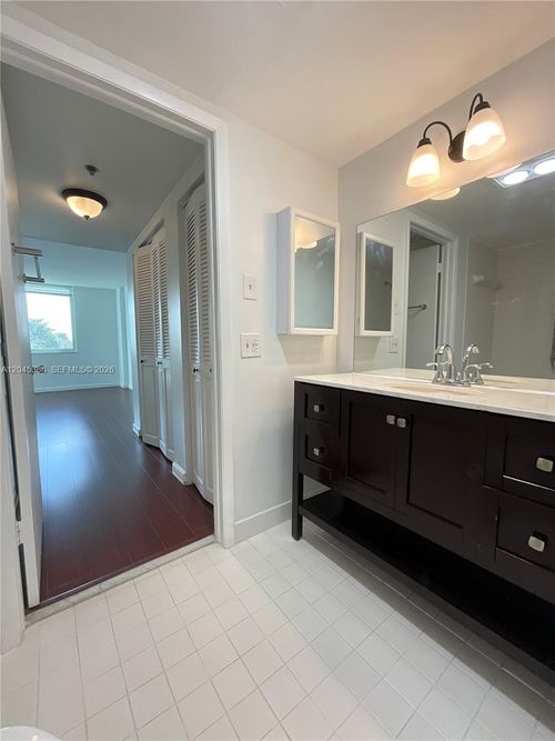 302-919 Hillcrest Dr, Hollywood, FL, 33021-7894 | Card Image