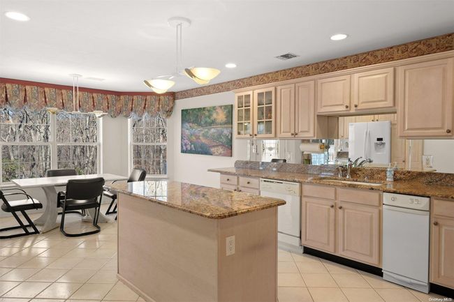 17 Sabrina Ct, House other with 4 bedrooms, 3 bathrooms and null parking in Dix Hills NY | Image 8