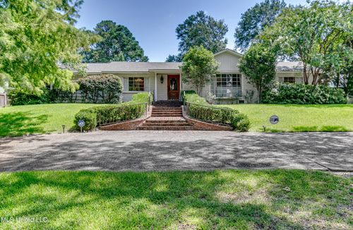 3678 Cavalier Dr, Jackson, MS, 39216-3501 | Card Image