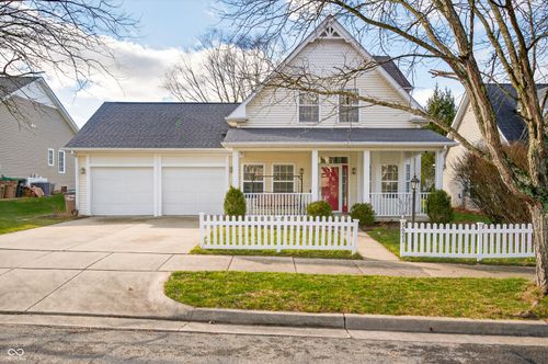 5621 Black Oak Dr, Columbus, IN, 47201-3926 | Card Image