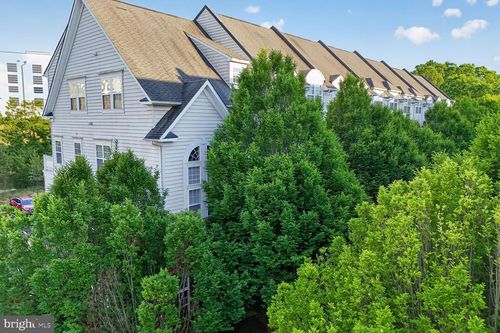 7202 Little Thames Dr, GAINESVILLE, VA, 20155-4021 | Card Image