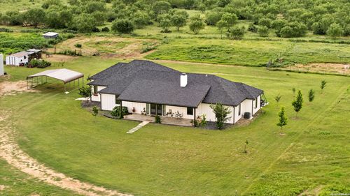 965 County Road 7611, Devine, TX, 78016 | Card Image