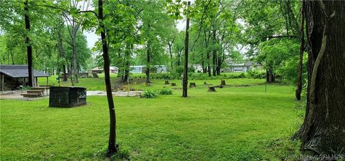 743 Meyers Grove Cir, Clarksville, IN, 47129-1006 | Card Image