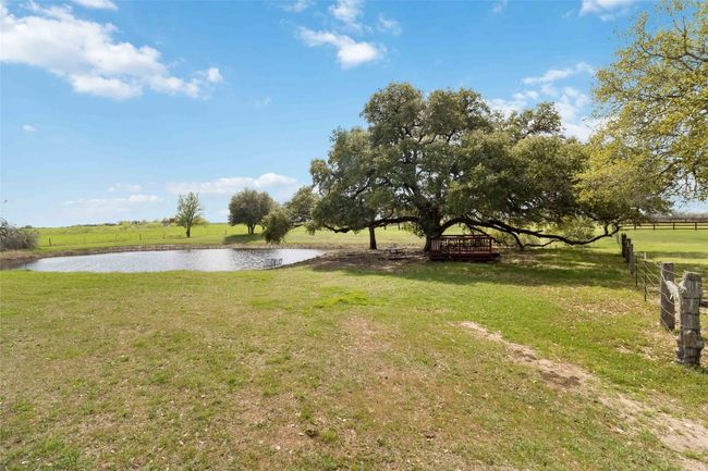 275 Saegert Rd, House other with 4 bedrooms, 2 bathrooms and 4 parking in Paige TX | Image 7