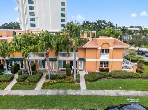 922 N Shore Dr Ne, St Petersburg, FL, 33701-2018 | Card Image