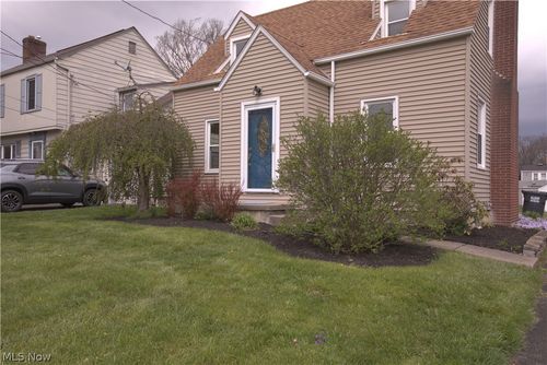 246 Oakley Ave, Youngstown, OH, 44512-3421 | Card Image
