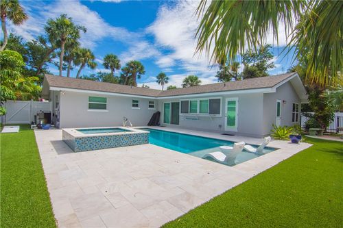 635 Gardenia Ln, Vero Beach, FL, 32963-1862 | Card Image