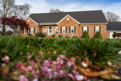 961 Threewood Cir, Bowling Green, KY, 42103-2480 | Card Image