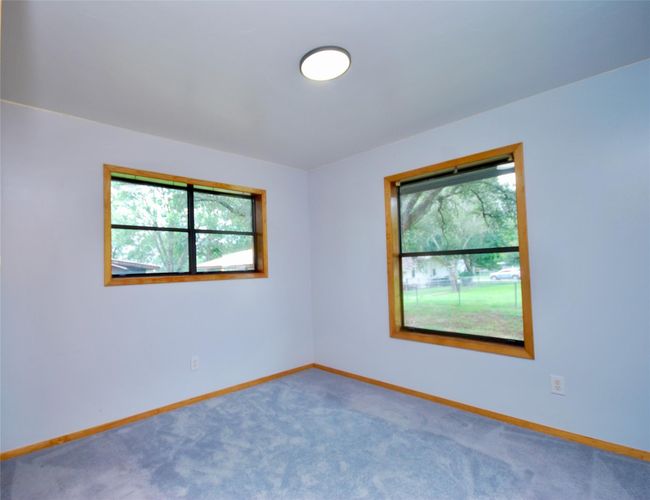 904 S Peck St, House other with 3 bedrooms, 1 bathrooms and 1 parking in Shiner TX | Image 13