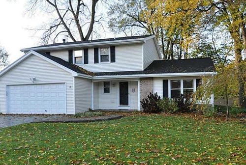 19 Weyburn Way, Fairport, NY, 14450-3129 | Card Image