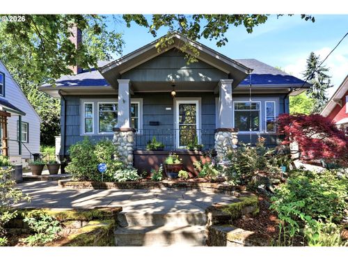 3737 Se 11th Ave, Portland, OR, 97202 | Card Image