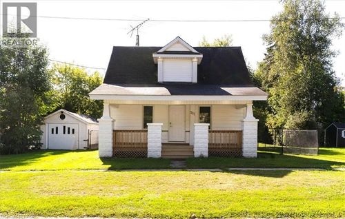 211 Mcnab St W, Port Dover, ON, N0A1N0 | Card Image