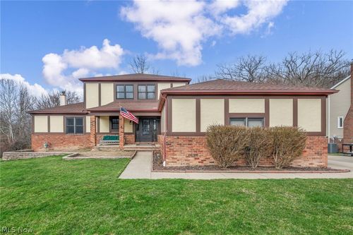 5810 Ely Vista Dr, Parma, OH, 44129-6135 | Card Image