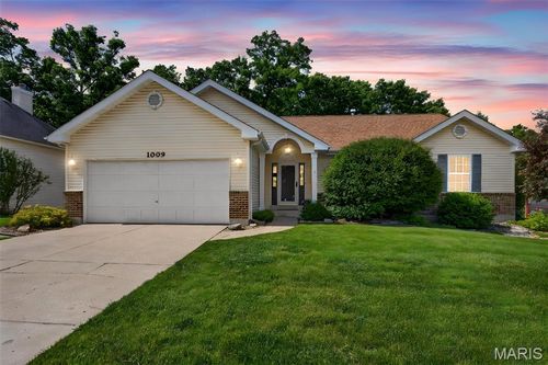 1009 Marions Cove Dr, Lake St Louis, MO, 63367-2533 | Card Image