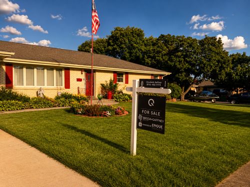 3505 Bently Dr, Rockford, IL, 61101-1801 | Card Image
