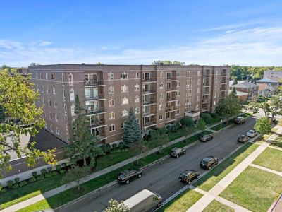 405 - 1327 Brown Street, Condo with 1 bedrooms, 1 bathrooms and 1 parking in Des Plaines IL | Image 1