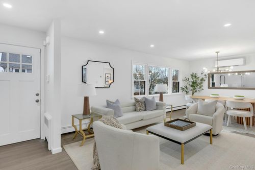 10 Poplar Ave, Pelham, NY, 10803-1017 | Card Image