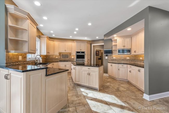 30W249 Maple Tree Ln, House other with 3 bedrooms, 4 bathrooms and 6 parking in Wayne IL | Image 14