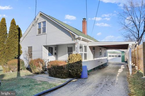 255 W Marathon Pl, ROMNEY, WV, 26757-1723 | Card Image