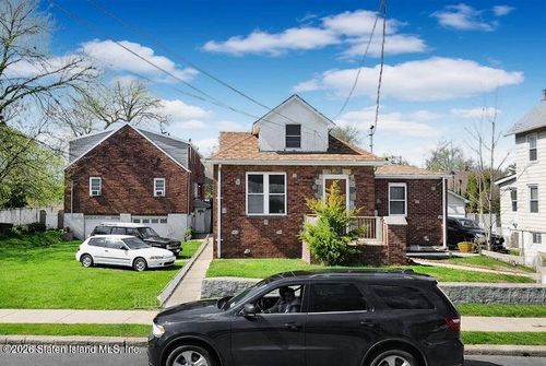 568 Villa Ave, Staten Island, NY, 10302-1947 | Card Image